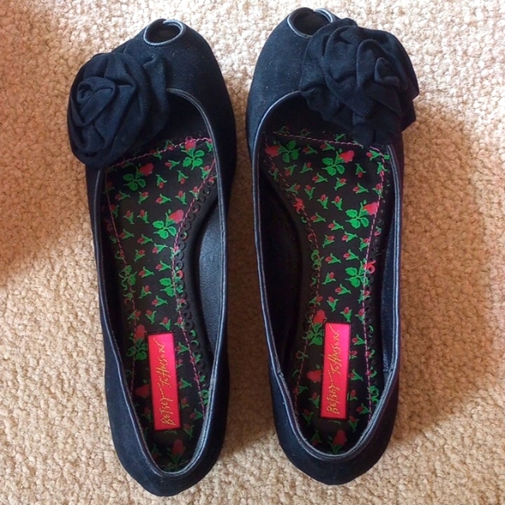 Betsy Johnson Black flats size 7.5 worn 1x